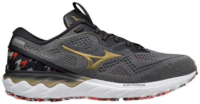 MIZUNO WAVE SKYRISE X CEIZER AMSTERDAM UOMO WHITE/BLACK/FLAMEORANGE | SPORT  ON